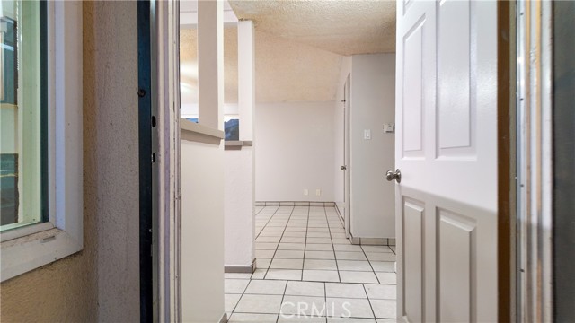 Detail Gallery Image 6 of 38 For 405 S Clara, Santa Ana,  CA 92703 - 3 Beds | 2 Baths