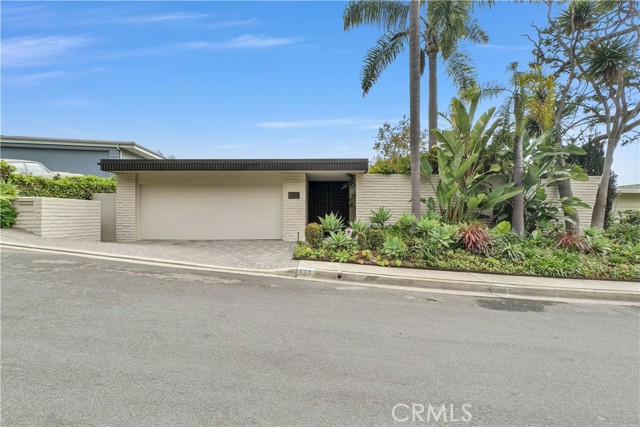 537 Dunnegan Place, Laguna Beach CA: https://media.crmls.org/medias/cba4a57b-ee2a-406e-afdb-c530c9f4b255.jpg