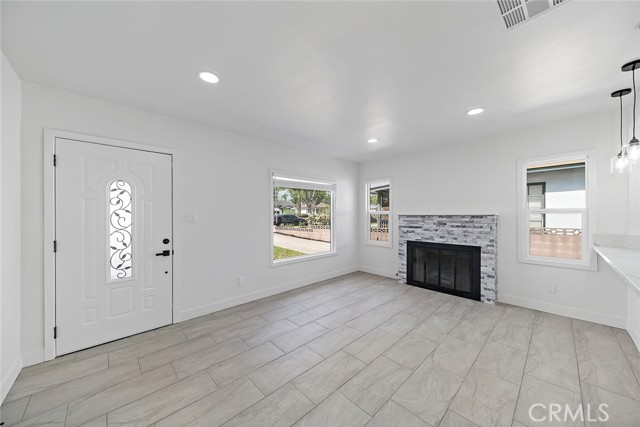 Detail Gallery Image 4 of 54 For 472 Highland Ct, Upland,  CA 91786 - 3 Beds | 2 Baths