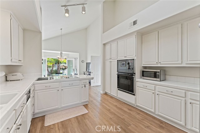 Detail Gallery Image 18 of 65 For 21 Centaurus, Irvine,  CA 92603 - 4 Beds | 3/1 Baths