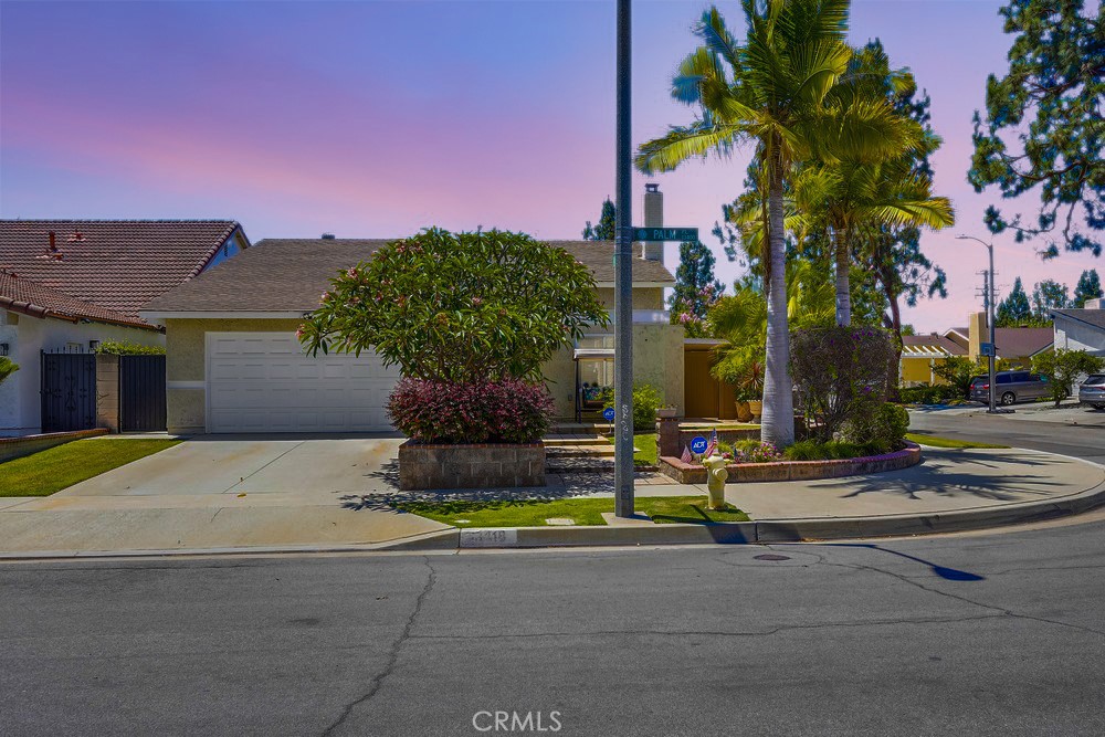 13418 Palm Place