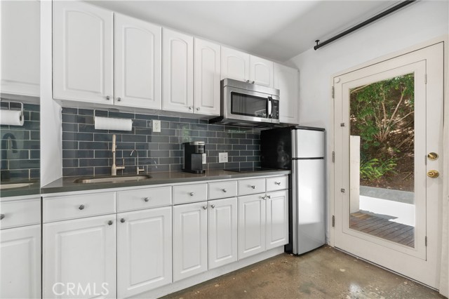 Detail Gallery Image 5 of 17 For 8787 Shoreham Dr #B4,  West Hollywood,  CA 90069 - 0 Beds | 1 Baths