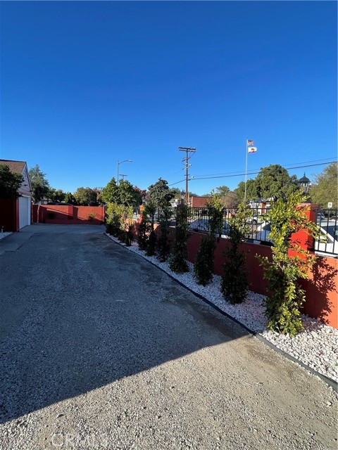 Detail Gallery Image 10 of 34 For 8855 Oneida Ave, Sun Valley,  CA 91352 - 3 Beds | 2 Baths