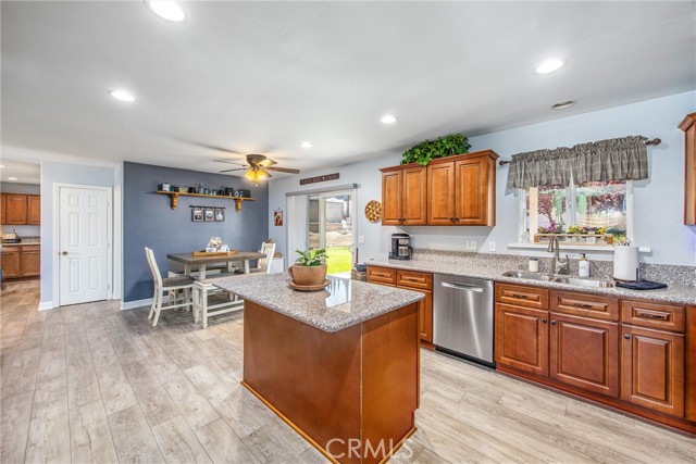 11336 Acropolis Drive, Yucaipa CA: https://media.crmls.org/medias/cba7a3f5-8c32-4317-8d03-00a2b91cf239.jpg