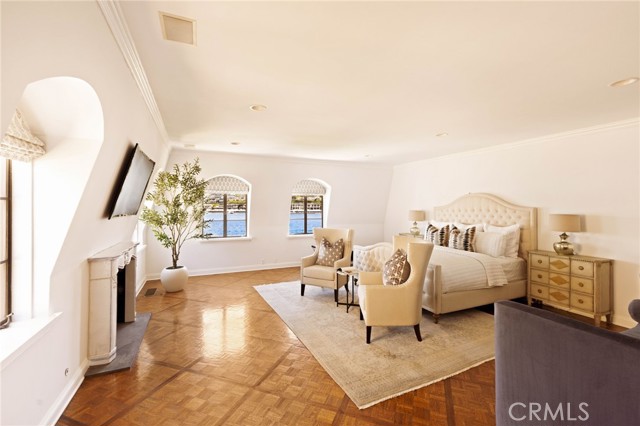 Image 23 of 42 For 2116 Balboa Boulevard