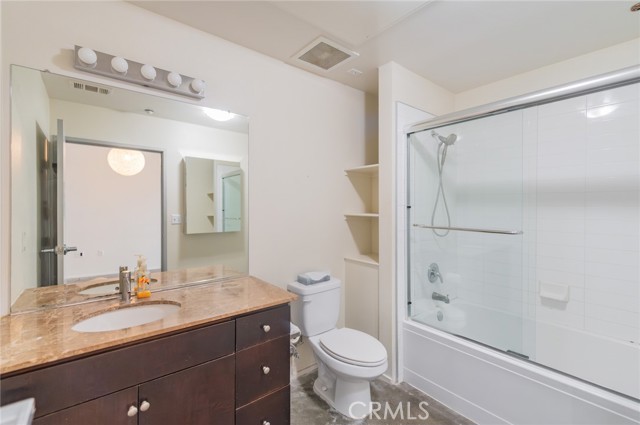 Detail Gallery Image 12 of 30 For 116 S Harbor Bld #102,  Anaheim,  CA 92805 - 2 Beds | 2/1 Baths