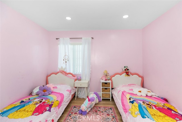 Detail Gallery Image 17 of 56 For 6608 Saint Clair Ave, North Hollywood,  CA 91606 - 4 Beds | 3 Baths