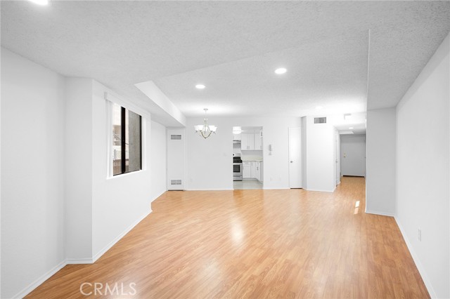 3105 Montrose Avenue # 10, La Crescenta, California 91214, 2 Bedrooms Bedrooms, ,2 BathroomsBathrooms,Residential Lease,For Rent,3105 Montrose Avenue # 10,CRGD25158692