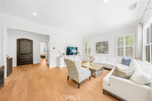61 Belfast, Irvine CA: https://media.crmls.org/medias/cba89de5-3979-498b-aeea-c5b3074b07d6.jpg