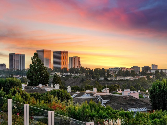 Detail Gallery Image 5 of 62 For 17 Crooked Stick Dr, Newport Beach,  CA 92660 - 5 Beds | 5/1 Baths
