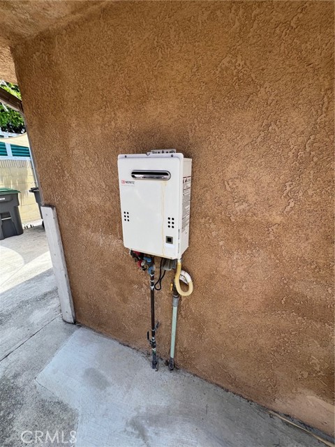 22605 Kinard Avenue, Carson CA: https://media.crmls.org/medias/cba8e712-b5c9-4352-b67d-9f024e35b46b.jpg