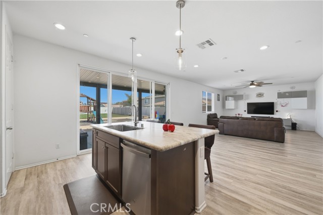 Detail Gallery Image 12 of 39 For 30812 Mossy Bend, Murrieta,  CA 92563 - 4 Beds | 3 Baths