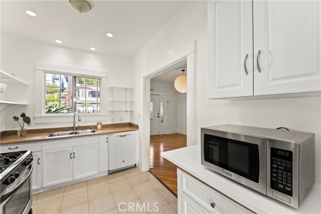 Detail Gallery Image 10 of 15 For 1069 Laguna Ave, Echo Park,  CA 90026 - 1 Beds | 1 Baths