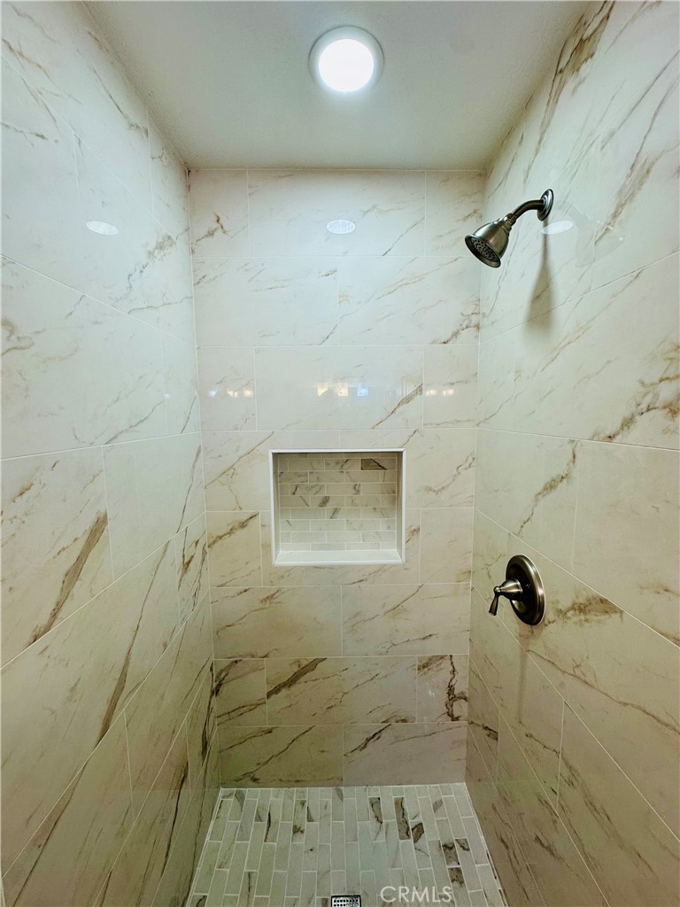 https://media.crmls.org/medias/cba95d66-aa00-4052-8acb-6090cc90b447.jpg?preset=X-Large