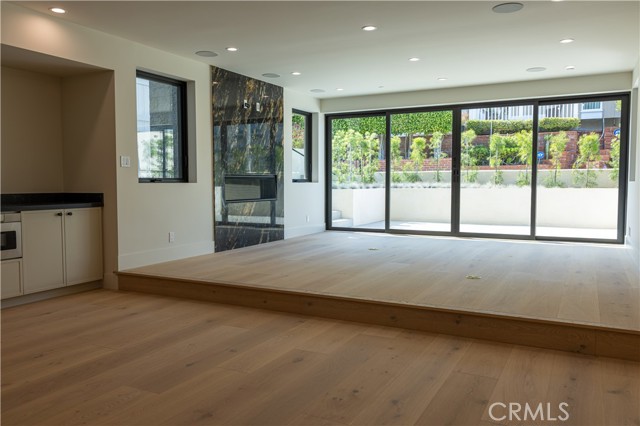 Detail Gallery Image 5 of 56 For 404 16th St, Manhattan Beach,  CA 90266 - 5 Beds | 5/2 Baths