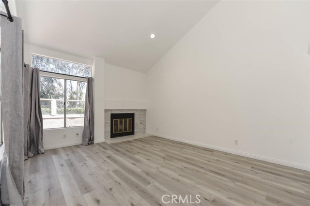 Detail Gallery Image 9 of 34 For 143 Stanford Ct #36,  Irvine,  CA 92612 - 2 Beds | 2/1 Baths