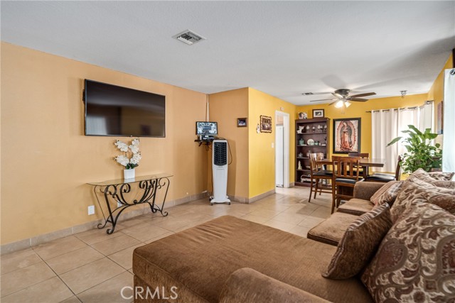 Detail Gallery Image 6 of 24 For 45436 W 12th St, Lancaster,  CA 93534 - 3 Beds | 1 Baths