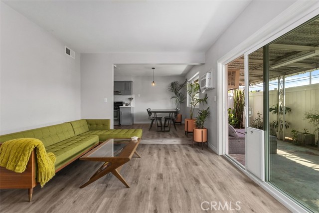 1921 Sherry Lane, Santa Ana CA: https://media.crmls.org/medias/cbaaf430-60ea-487f-a89e-47bc79fc5007.jpg