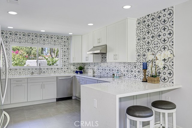 5468 Paseo Del Lago E, Laguna Woods CA: https://media.crmls.org/medias/cbaaf570-77bb-45b0-b475-fab91d2844bd.jpg