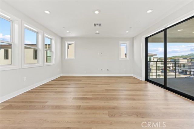 Detail Gallery Image 48 of 56 For 209 Stage, Irvine,  CA 92618 - 5 Beds | 5 Baths