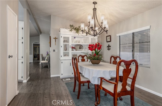 5001 W Florida Avenue, Hemet CA: https://media.crmls.org/medias/cbac7f8e-7e71-4495-a847-e23f195c3e05.jpg