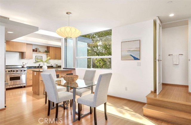 1035 19th Street, Santa Monica CA: https://media.crmls.org/medias/cbad48cc-993f-4e4c-9f0a-24acfd0b7556.jpg