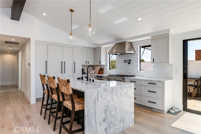 3212 Poinsettia Avenue, Manhattan Beach, California 90266, 3 Bedrooms Bedrooms, ,2 BathroomsBathrooms,Residential,Sold,Poinsettia,SB22036915