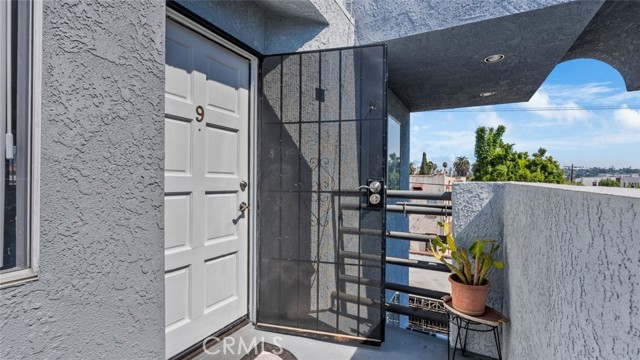 Detail Gallery Image 22 of 28 For 1002 N Edgemont St #9,  Los Angeles,  CA 90029 - 2 Beds | 2 Baths