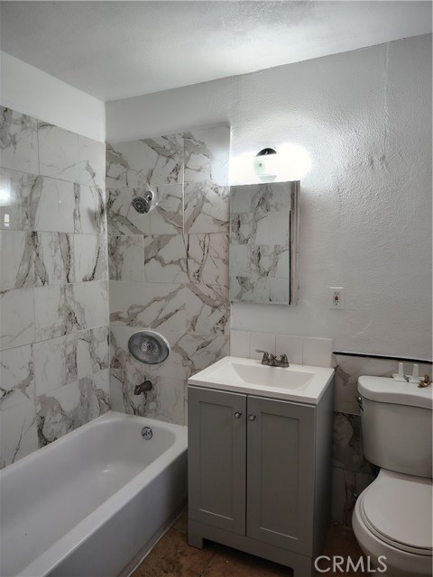 Detail Gallery Image 4 of 6 For 687 Karesh Ave #1,  Pomona,  CA 91767 - 2 Beds | 1 Baths