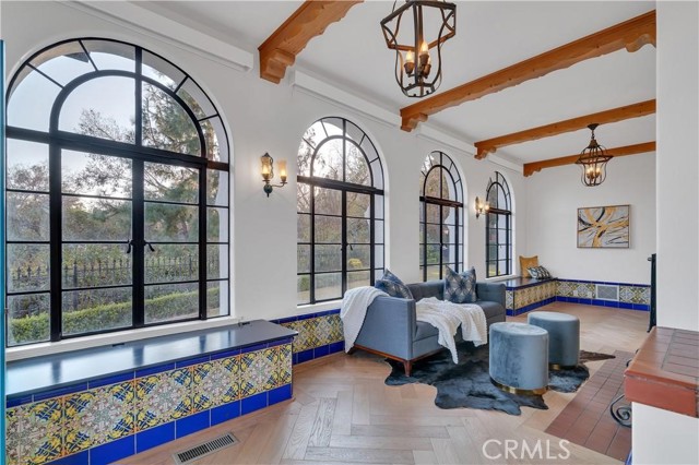 1812 Linda Vista Avenue, Pasadena CA: https://media.crmls.org/medias/cbaf8635-b974-4ce8-bcad-2405fabf4c44.jpg