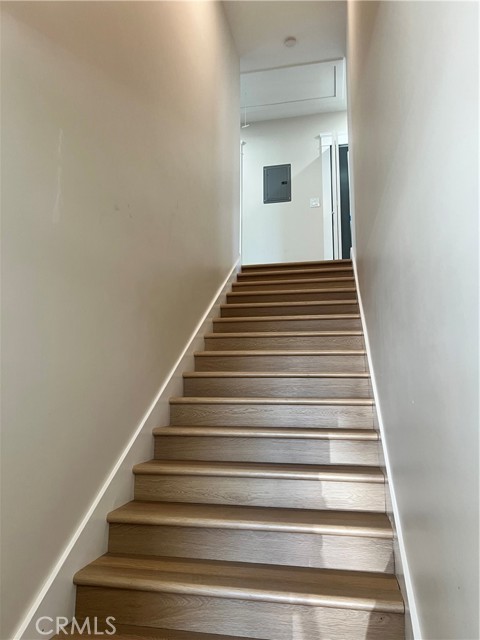 Detail Gallery Image 2 of 28 For 1904 E 2nd #B,  Long Beach,  CA 90802 - 2 Beds | 1 Baths