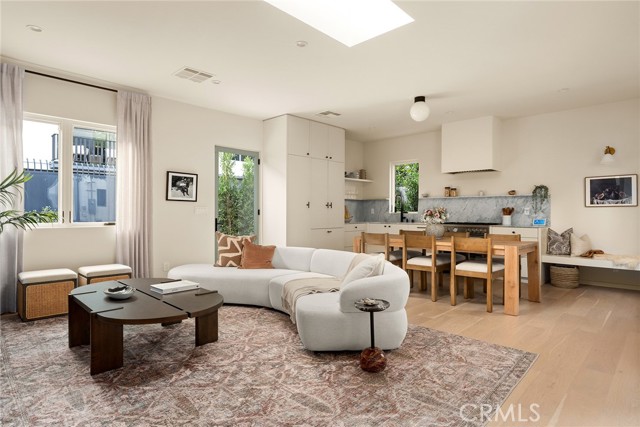 Detail Gallery Image 19 of 40 For 4935 Agnes Ave, Valley Village,  CA 91607 - 5 Beds | 3 Baths