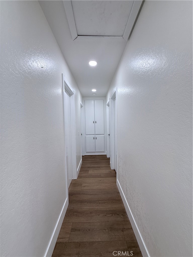 https://media.crmls.org/medias/cbb0d9ee-223b-45e5-a581-5d835f958075.jpg?preset=X-Large