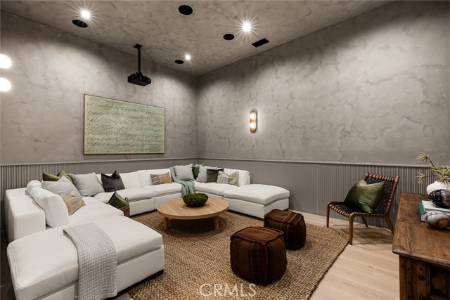 Detail Gallery Image 23 of 62 For 19026 Sprague St, Tarzana,  CA 91356 - 6 Beds | 6/1 Baths