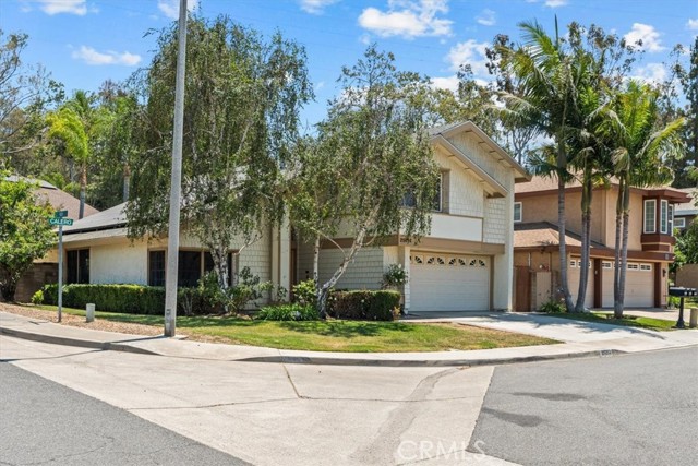 Detail Gallery Image 2 of 44 For 25252 Calero Avenue, Laguna Hills,  CA 92653 - 4 Beds | 3 Baths