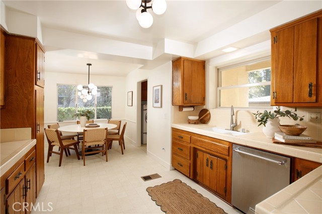 1914 Lyans Drive photo 10