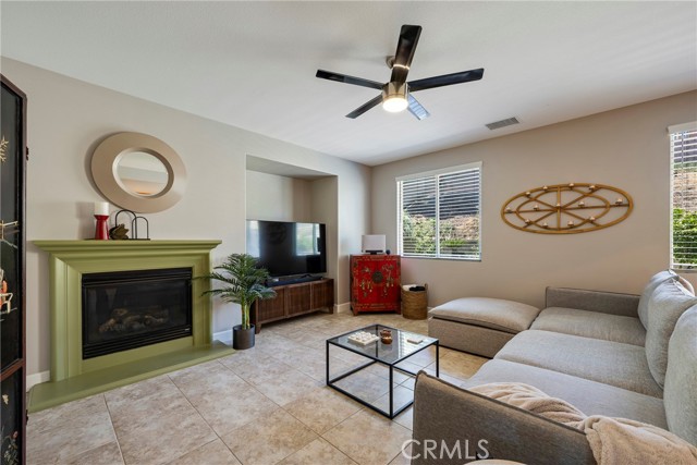 Detail Gallery Image 17 of 75 For 3562 Corbett St, Corona,  CA 92882 - 4 Beds | 3/1 Baths