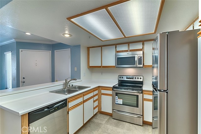 Detail Gallery Image 15 of 49 For 215 S Cross Creek Rd #E,  Orange,  CA 92869 - 1 Beds | 1 Baths