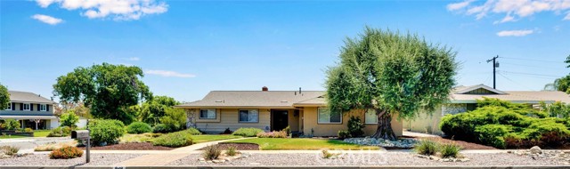 Detail Gallery Image 2 of 40 For 948 W Notre Dame St, Upland,  CA 91786 - 4 Beds | 2/1 Baths