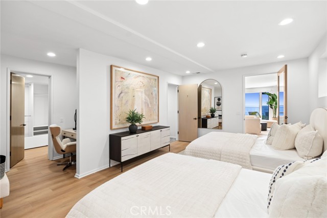 Detail Gallery Image 45 of 56 For 921 Gaviota Dr, Laguna Beach,  CA 92651 - 7 Beds | 7/1 Baths