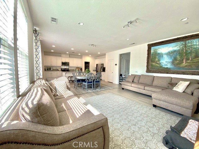 Detail Gallery Image 13 of 15 For 5772 Marabe Way, Riverside,  CA 92505 - 4 Beds | 3 Baths
