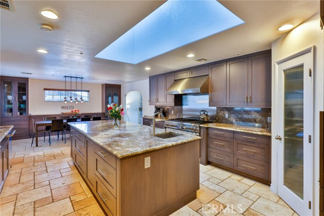 Detail Gallery Image 8 of 37 For 13136 Elizabeth Lake Rd, Leona Valley,  CA 93551 - 6 Beds | 6 Baths