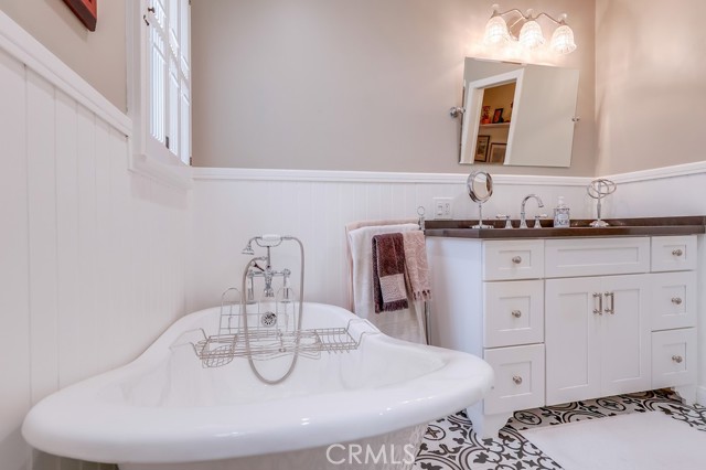 3952 Gaviota Avenue, Long Beach CA: https://media.crmls.org/medias/cbb69984-92d1-45f1-9a30-9b06cd3c9cfb.jpg