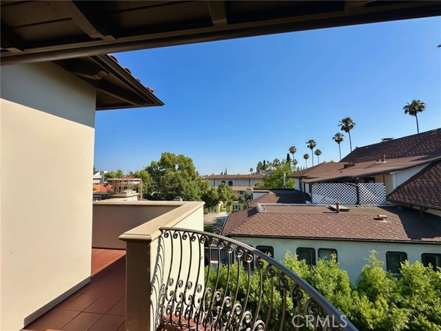 Detail Gallery Image 30 of 31 For 108 S El Molino Ave #302,  Pasadena,  CA 91101 - 3 Beds | 2/1 Baths