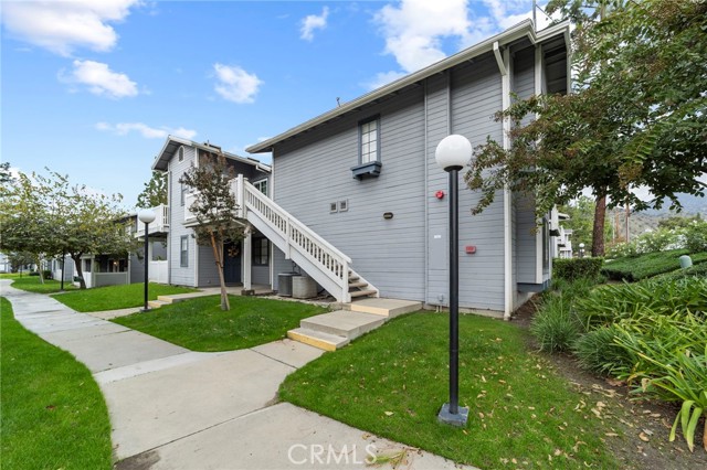 202 Evergreen Court, Azusa CA: https://media.crmls.org/medias/cbb75636-da20-47ad-a82e-6d4ce9585dcb.jpg