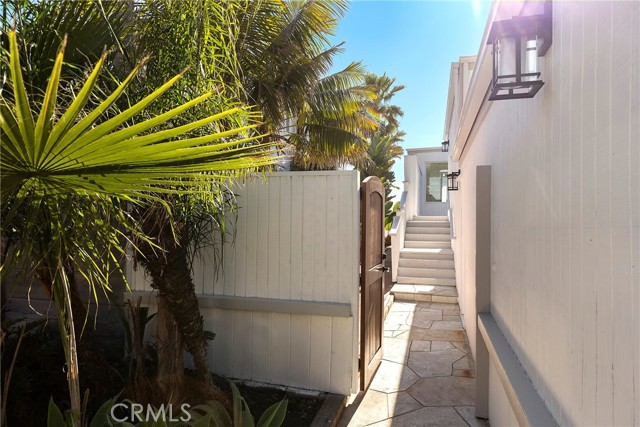 Detail Gallery Image 3 of 38 For 35577 Beach Rd, Dana Point,  CA 92624 - 2 Beds | 1/1 Baths