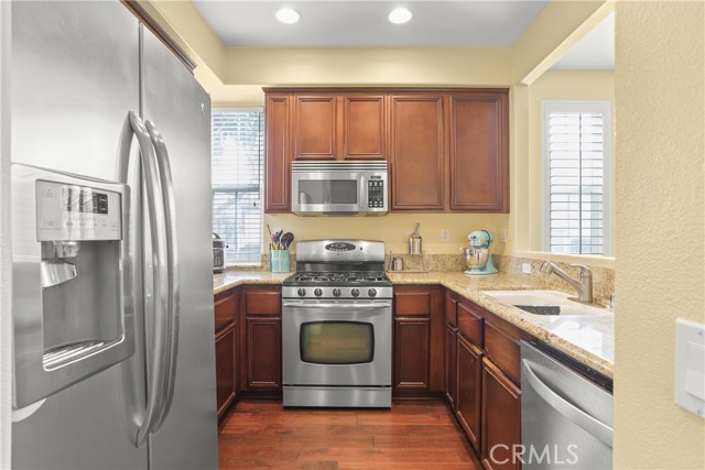 18 New Season, Irvine CA: https://media.crmls.org/medias/cbb78797-7e9e-446c-b346-ccab40d1bef7.jpg