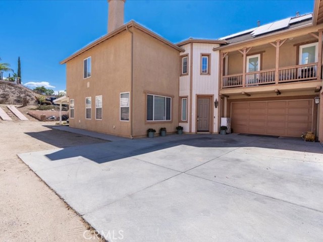 190 Cross Rail Lane, Norco CA: https://media.crmls.org/medias/cbb78a57-699a-489e-93e4-a64797ef0953.jpg