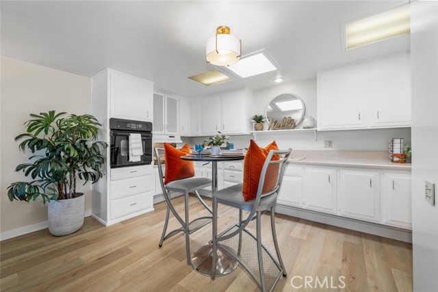 13061 Oak Hills Drive, Seal Beach CA: https://media.crmls.org/medias/cbb7c075-8a40-405d-aa5d-5f888aea70ea.jpg