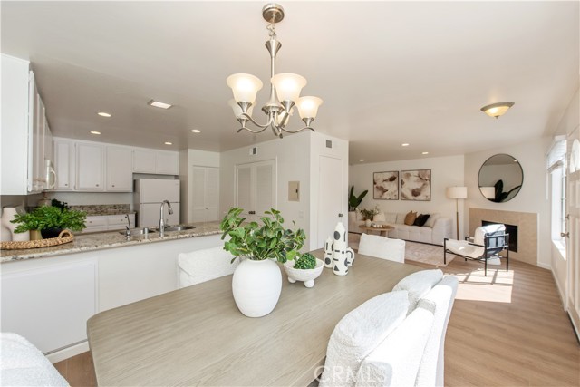 Detail Gallery Image 14 of 31 For 28 Exeter #19,  Irvine,  CA 92612 - 2 Beds | 2/1 Baths